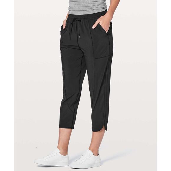 Lululemon Final Play Crop Pants Black Stretch Wicking Women's Size 4 H13866 - Picture 1 of 10